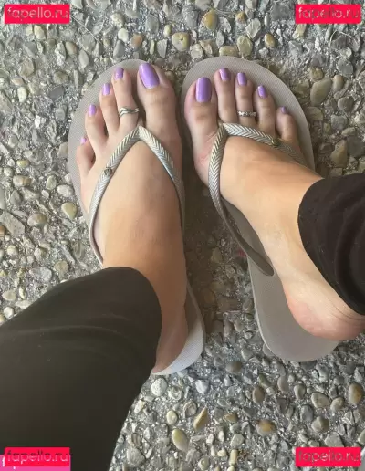 foot_vibez Nude Onlyfans Photo Gallery photo 15