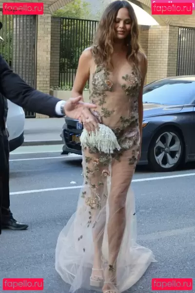 Chrissy Teigen Nude Onlyfans Photo Gallery photo 1211