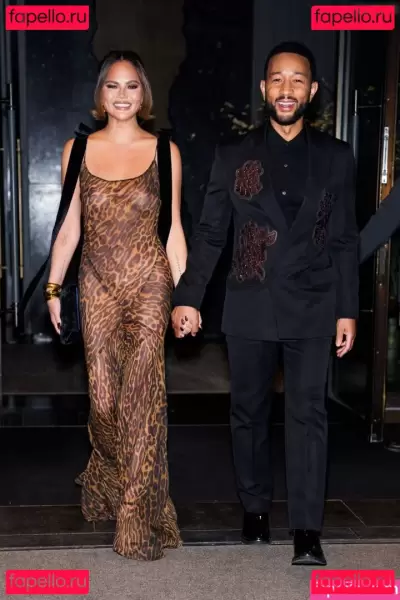 Chrissy Teigen Nude Onlyfans Photo Gallery photo 1135