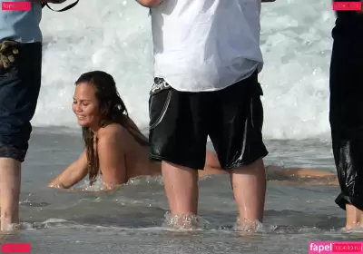 Chrissy Teigen Nude Onlyfans Photo Gallery photo 1100