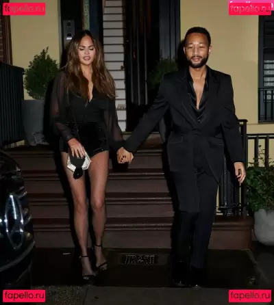 Chrissy Teigen Nude Onlyfans Photo Gallery photo 960