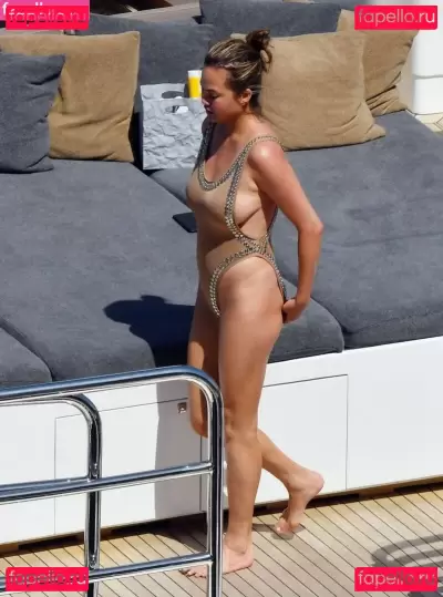 Chrissy Teigen Nude Onlyfans Photo Gallery photo 924
