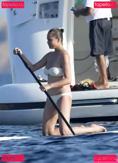Chrissy Teigen Nude Onlyfans Photo Gallery photo 604