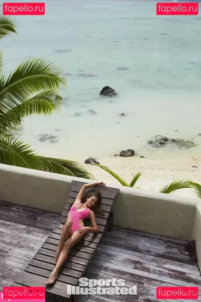 Chrissy Teigen Nude Onlyfans Photo Gallery photo 242