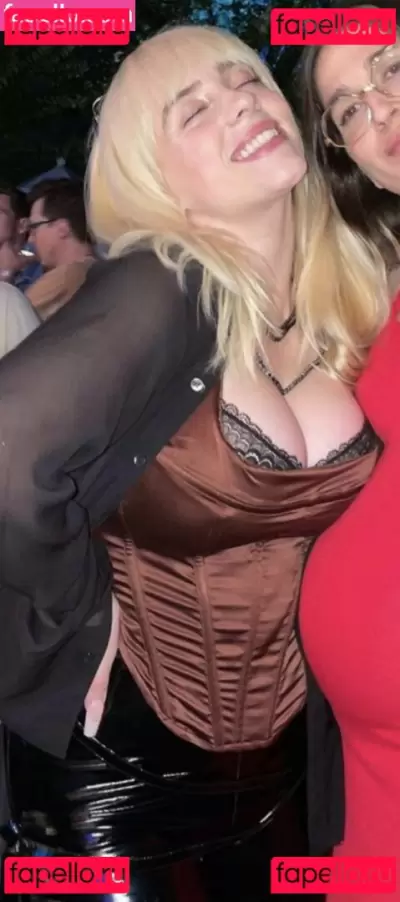 Billie Eilish / billeeilish / billieeilish Nude Onlyfans Photo Gallery photo 24