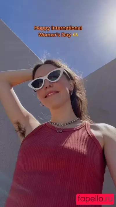Billie Eilish Nude Photo Gallery
