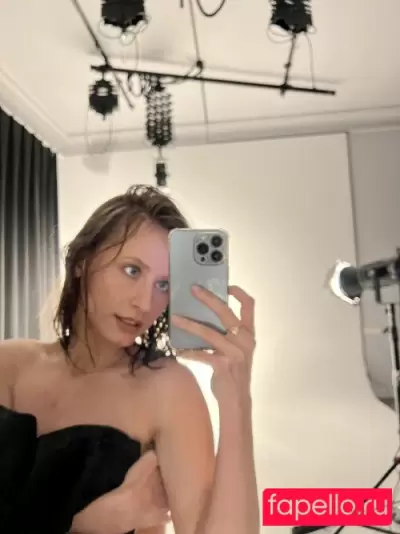 Toma Efremova Nude Onlyfans Photo Gallery photo 979