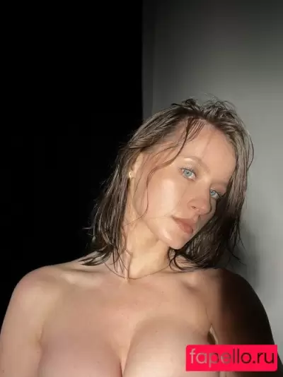Toma Efremova Nude Onlyfans Photo Gallery photo 978