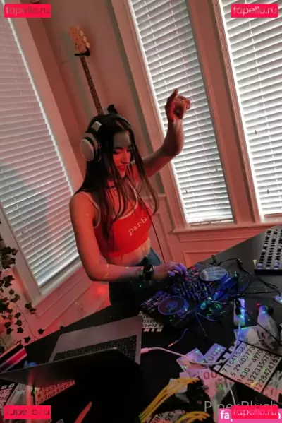 piperblushfree Nude Onlyfans Photo Gallery photo 679