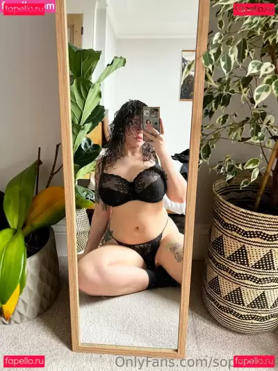 Sophoulla Nude Onlyfans Photo Gallery photo 1069
