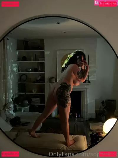 Sophoulla Nude Onlyfans Photo Gallery photo 1009
