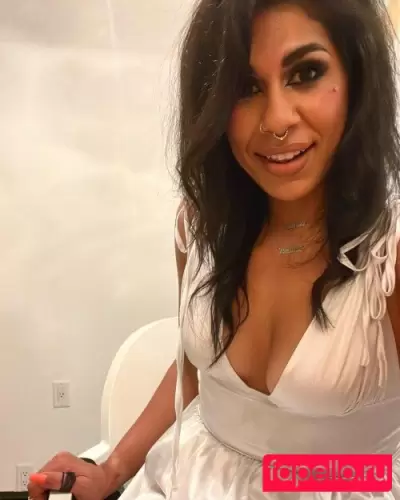 Sophoulla Nude Onlyfans Photo Gallery photo 170