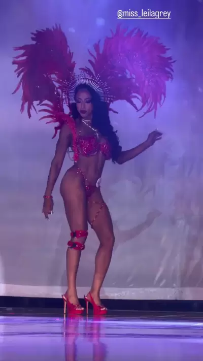 Leila Grey - 38SvaEBsj0